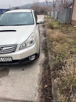 Rozpredám Subaru outbek