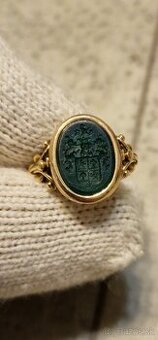 Starožitný R-U zlatý 14KT pečatný prsteň