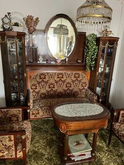 Starožitný nábytok