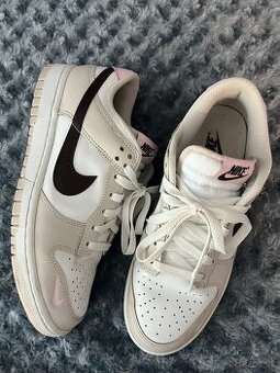 NIKE AIR FORCE 1 tenisky 25,5cm