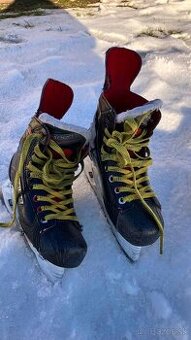 Detské hokejové korčule BAUER VAPOR – veľ. EU 35 (US 4.5) –