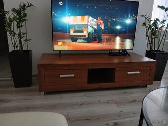 Skrinka pod TV