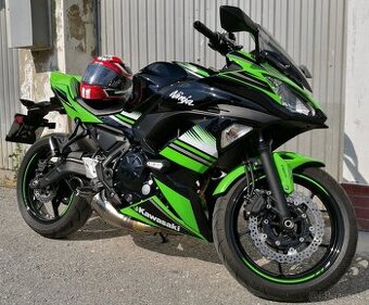 Kawasaki Ninja 650 KRT Akrapovič