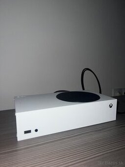 Xbox series s 512gb + ovladac