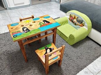 Stol a stolicky pre male deti + detske penove kreslo - 1