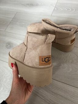 UGG čižmy