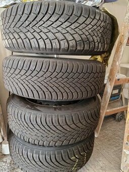 Zimne pneumatiky 215/65R16 so stojanom