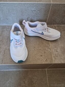 Nike tenisky dievcenske v. 31,5