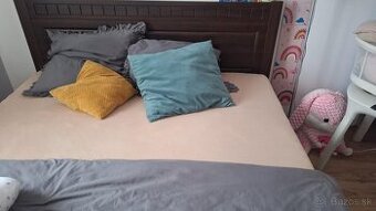 Drevena postel 200x180