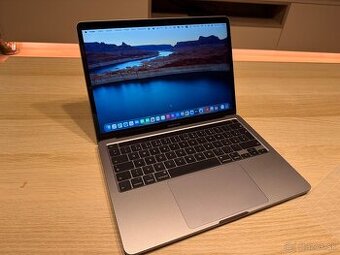 Macbook Pro 13-inch, 4 Thunderbolt 3 porty - 1