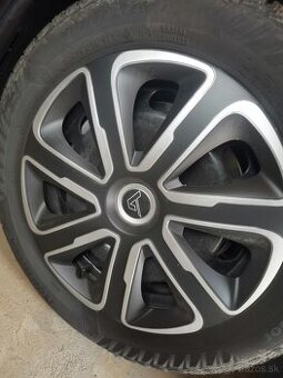 Plechové disky z VIII golfa + pneumatiky + puklice