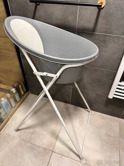 Vedierko Shnuggle so stojanom