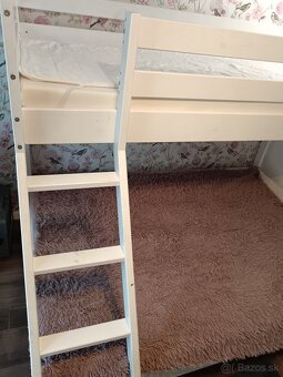 3 miestna poschodová posteľ drevená s matracmi a roštami