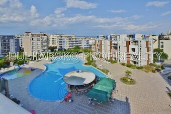 Bulharsko- EXKLUZIVNÍ 2+kk (67 m²) | VÝHLED NA BAZÉN | 450 m