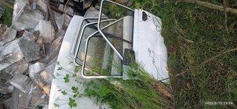 Predám dvere kapotu škoda 120L