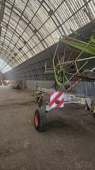 CLAAS kosa a zhrňovač
