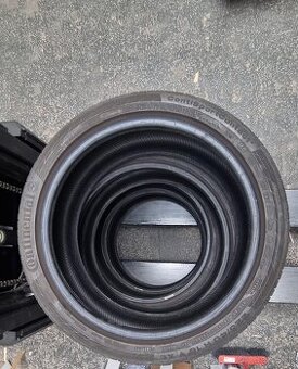 Continetal 225/40/R18