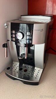 Kávovar Delonghi Magnifica S