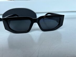 PRADA slnecne okuliare