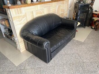 Kožený rozkladací gauč