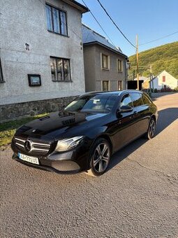 Mercedes Benz E220 4MATIC