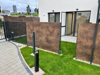 Obchodno-kancel. priestor s predzahradkou a VIP parkovanim