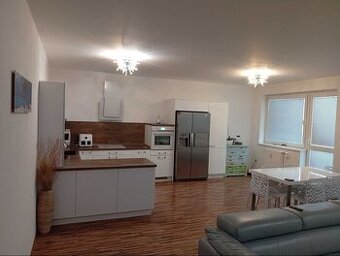 4-izbový nadštandardný byt s dvoma balkónmi, ul.Podunajská, 