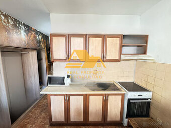 Predám 2 izbový byt s balkónom na sídlisku Juh v Nových Zámk