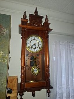 redám funkčné polbicie nástenné hodiny 15 Days 120 €