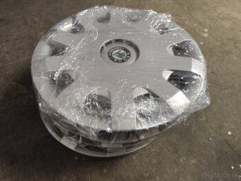 Predám 4ks puklice Škoda Octavia 1 R15