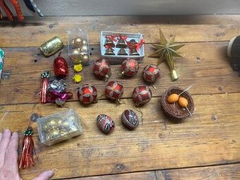 Vianočné ozdoby + veľkonočné ozdoby.