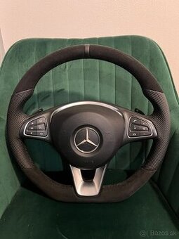 Nově obšitý krásný zánovní zkosený volant Mercedes