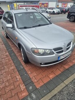 Nissan almera