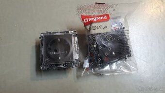 VALENA LIFE Zásuvka 230V, čierna matná krytka