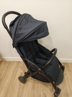 Cestovný kočík Petite&Mars UP