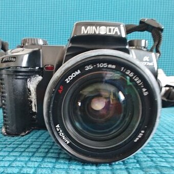Minolta 507si + objektív Minolta AF Zoom 35–105 mm