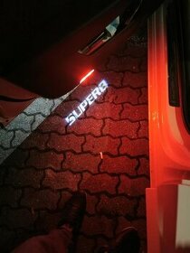 Škoda Superb 3 / LED projektory na dvere / LOGO SUPERB