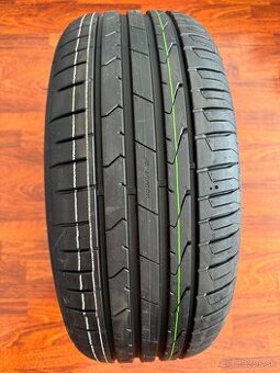 Predám jedenú ľetnú pneumatíku 215/55R17 Hankook