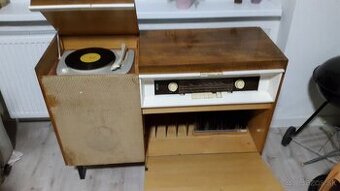 Rádio +gramofón TESLA