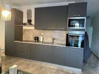 Chorvátsko apartmán 100 m od pláže.