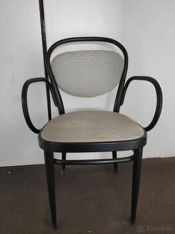 Thonet stolička z ohýbaného dreva
