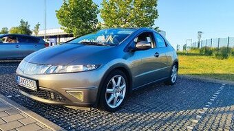 Predám Hondu Civic 1.8 Vtec SPORT - 1
