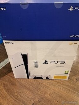 PlayStation 5 (Slim) + 2× DualSense bezdrôtový ovládač