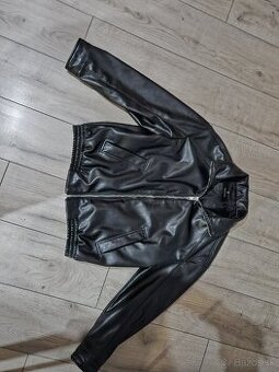 Kožená bunda Stradivarius