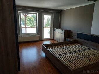 2 izbový byt čiastočne zariadený v centre Piešťan