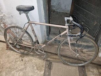 Starý bicykel eska