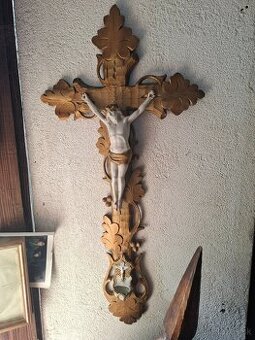 Predám starožitný kríž drevorezba porcelán