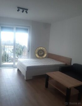 Priestranný 2 izbový byt s balkónom a parkovaním na Furči