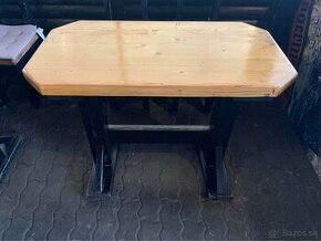 Predám drevený stôl (masív)