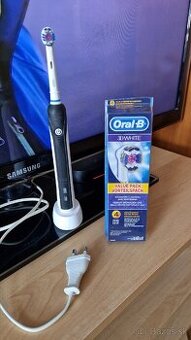 Oral B  s Extra tromi vymeniteľnými nadstavcami
